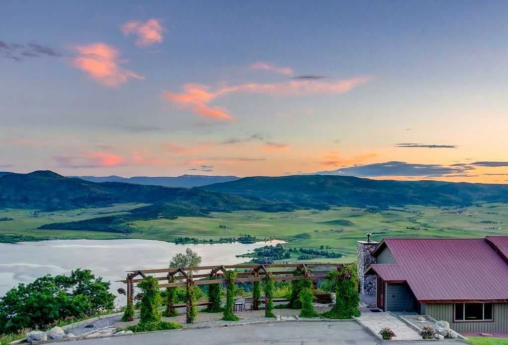 Starter Guide to Corporate Retreat Planning: Create an Unforgettable Team Experience
