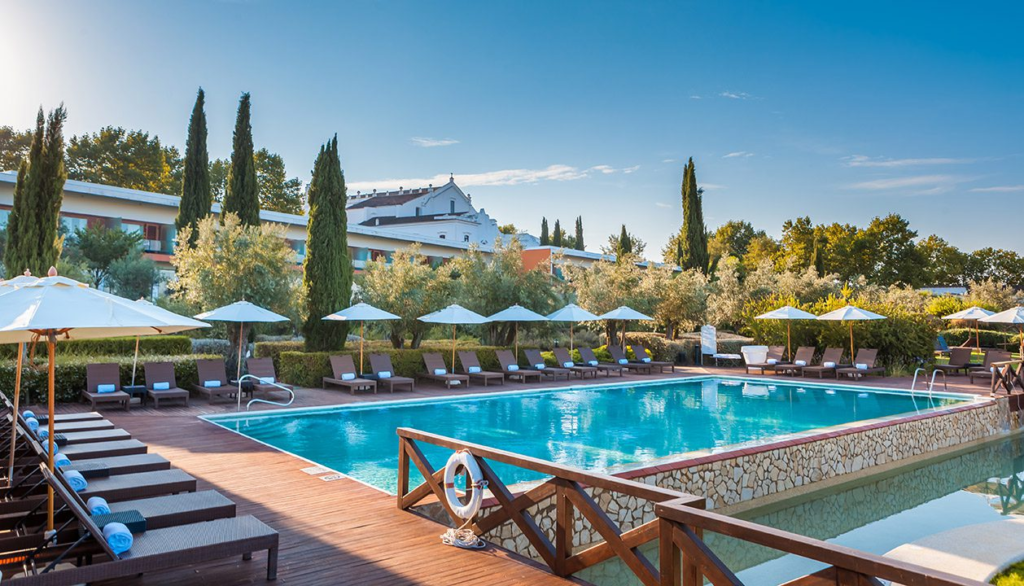 Image of a poolside in Conento Do Espinherio (Portugal)